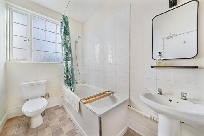 6 Bedroom House To Rent In Queens Road, Peckham, SE15