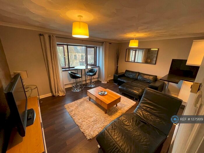 1 Bedroom Flat To Rent In Brunel Court, Swansea, SA1