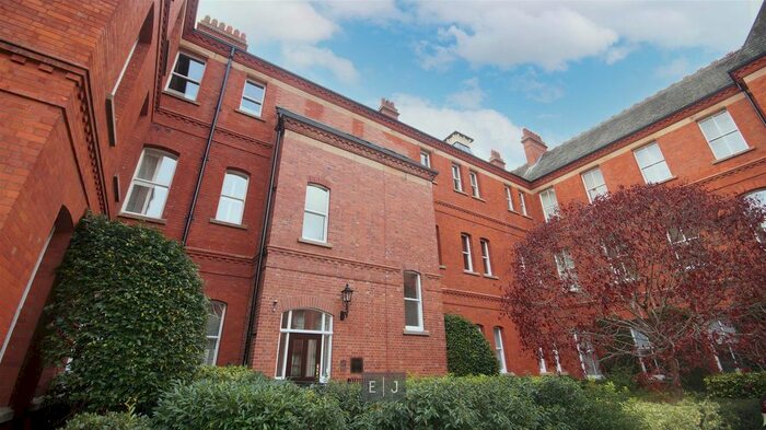3 Bedroom Flat To Rent In Sutherland House, Rosebury Square, Woodford Green, IG8