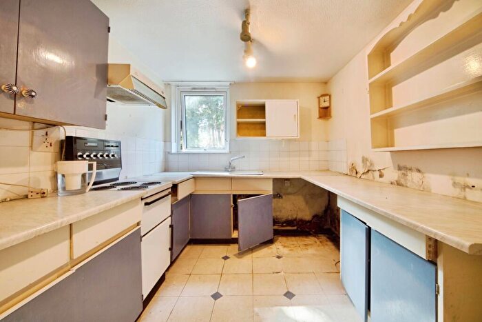 1 Bedroom Flat For Sale In Nether Street, London, N3