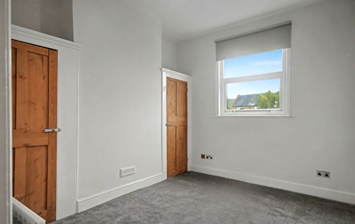 2 Bedroom Flat To Rent In Chronicle Avenue, London, NW9