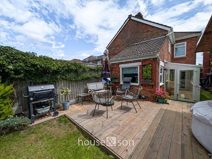 4 Bedroom Semi-Detached House For Sale In Woodend Road, Bournemouth, BH9