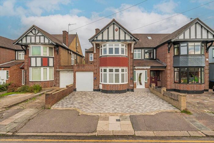 4 Bedroom Semi Detached House For Sale In Phillimore Gardens, Kensal Rise, NW10