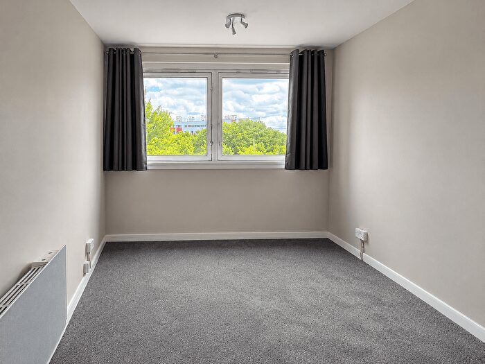 1 Bedroom Flat For Sale In Hind House, Hornsey Road, N7
