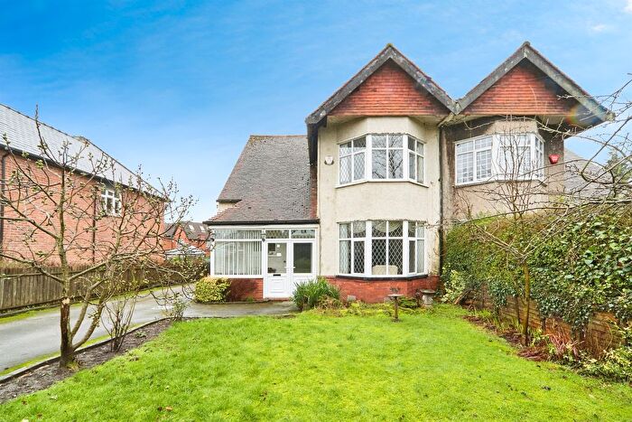 4 Bedroom Semi Detached House For Sale In Street Lane, Leeds, LS17