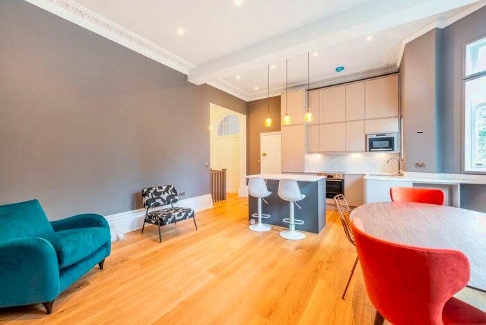 2 Bedroom Flat To Rent In Edith Grove London, SW10