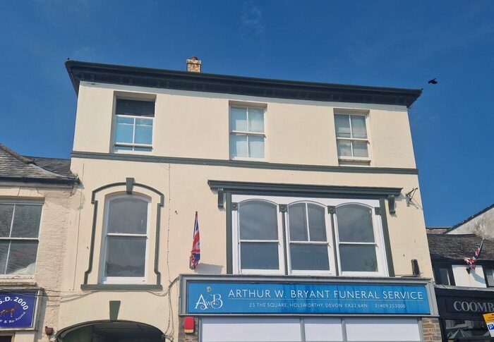 1 Bedroom Flat To Rent In The Square, Holsworthy, EX22