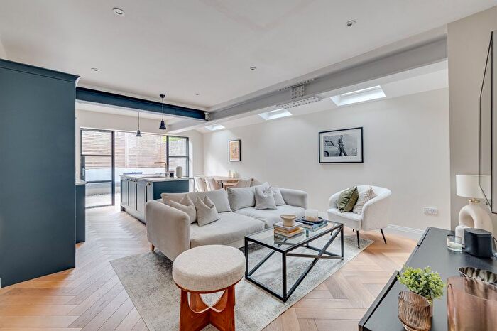 2 Bedroom Flat For Sale In Breer Street, Fulham, SW6