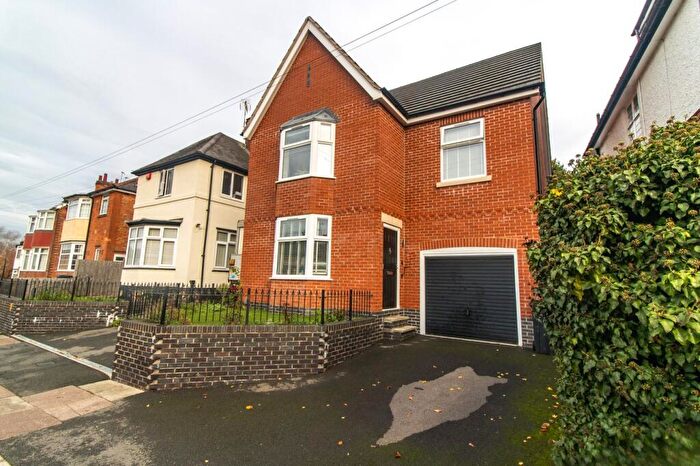 4 Bedroom Detached House For Sale In Westcotes Drive, Leicester, LE3