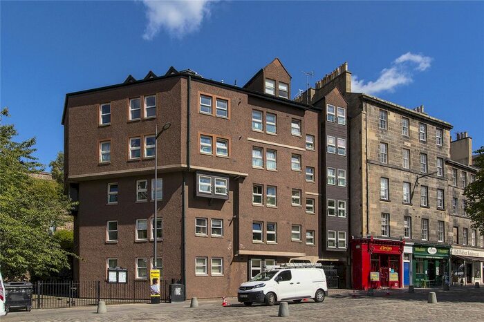 2 Bedroom Flat To Rent In Thomsons Court, Grassmarket, Edinburgh, EH1