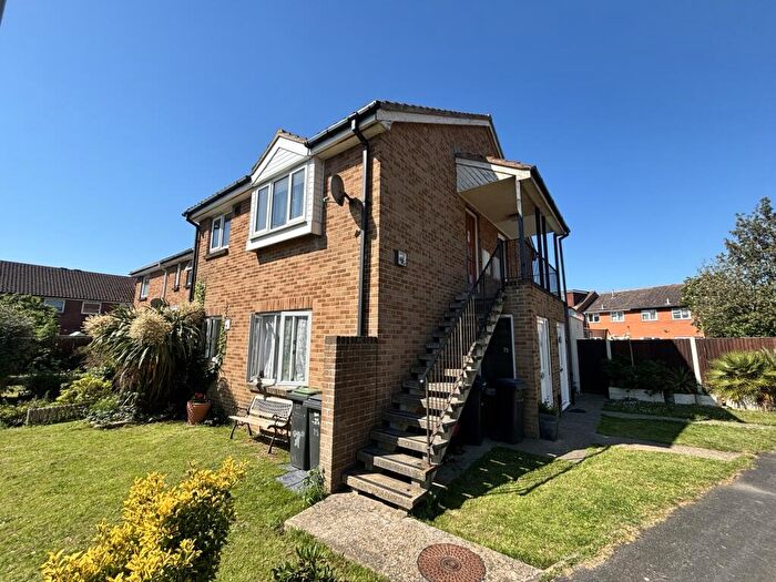 Studio To Rent In Osprey Gardens, Lee-on-the-solent, Hampshire, PO13