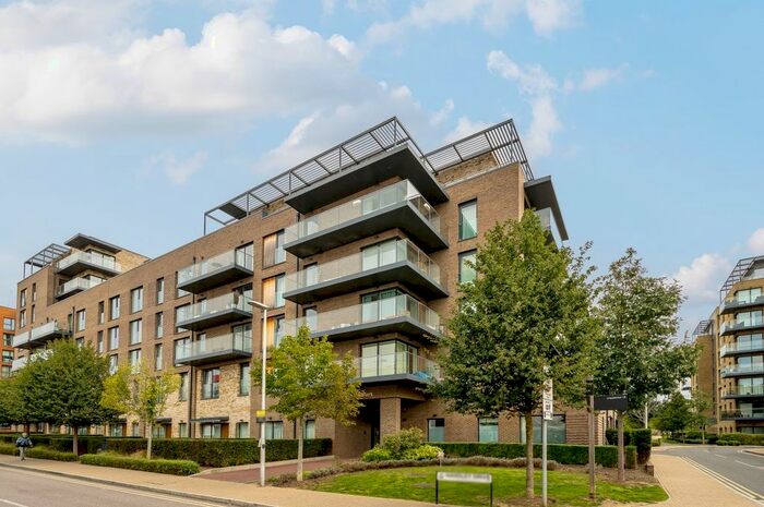 3 Bedroom Flat To Rent In Handley Drive, London, SE3