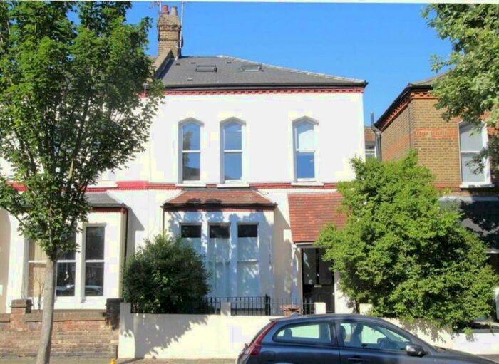 2 Bedroom Flat To Rent In Finsbury Park Road, London, N4