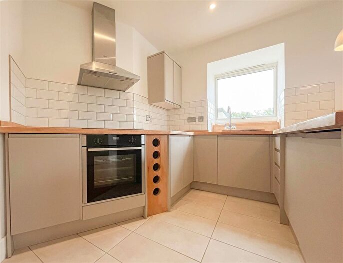 2 Bedroom Flat To Rent In Castle Hill Road, Hastings, TN34
