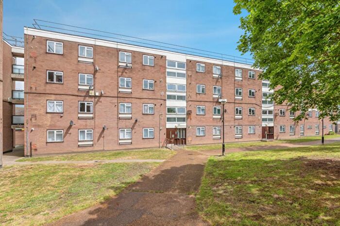1 Bedroom Flat For Sale In Avelon Road, Rainham, RM13