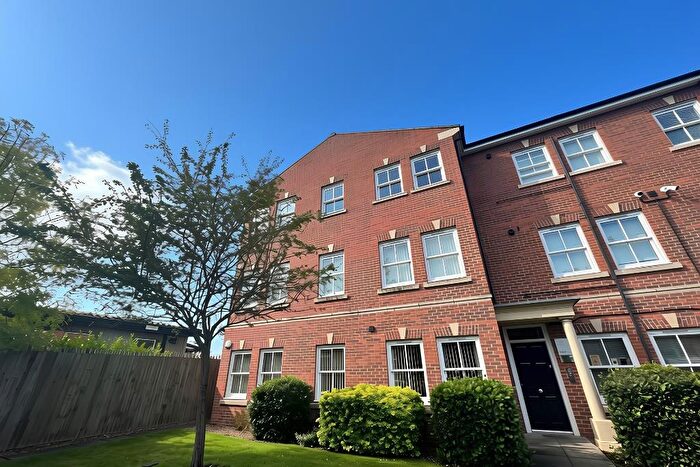 2 Bedroom Apartment To Rent In Hatters Court, Stockport, SK1