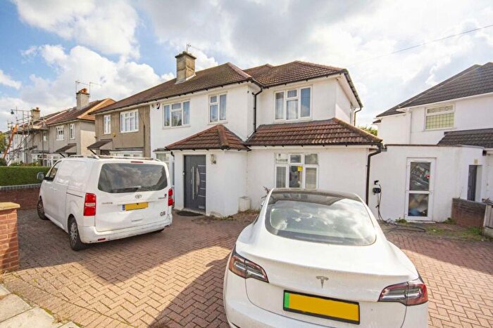 5 Bedroom House To Rent In Layfield Crescent, London, NW4