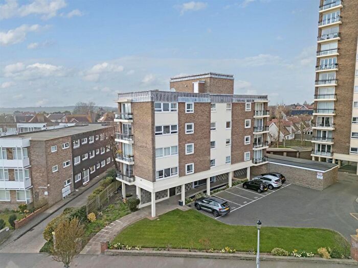 2 Bedroom Apartment For Sale In The Esplanade, Frinton-On-Sea, CO13