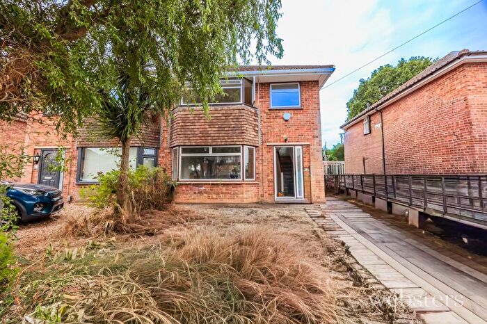 3 Bedroom Semi-Detached House For Sale In Charles Avenue, Norwich, NR7