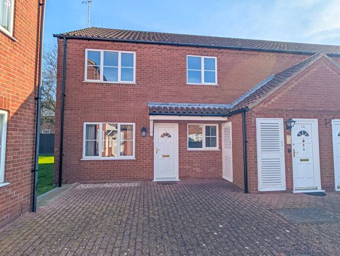 2 Bedroom Apartment For Sale In Sutton Court, Skegness, PE25