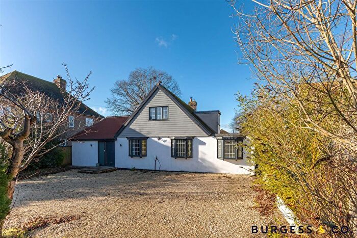 4 Bedroom Chalet For Sale In Peartree Lane, Bexhill-On-Sea, TN39