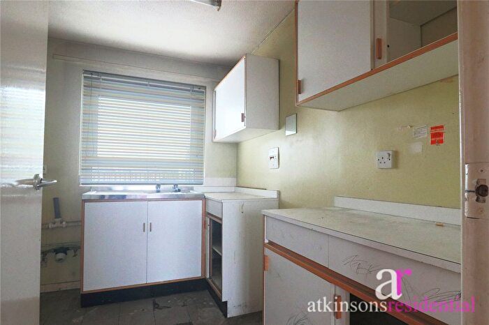 1 Bedroom Flat For Sale In Roman Way, Enfield, Middlesex, EN1
