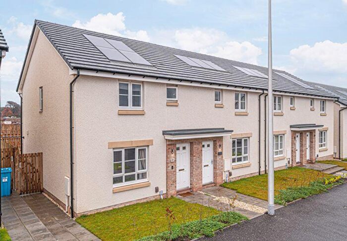 3 Bedroom Semi-detached Villa For Sale In Kingslaw Avenue, Kirkcaldy, KY1