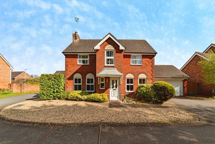 4 Bedroom Detached House For Sale In Plumpton Close, Chippenham, SN14
