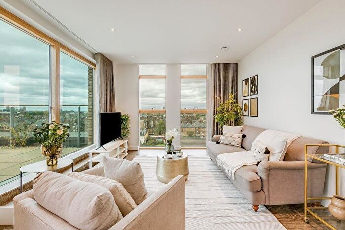 2 Bedroom Flat To Rent In Alderside Apartments, Salusbury Road, Queens Park, NW6