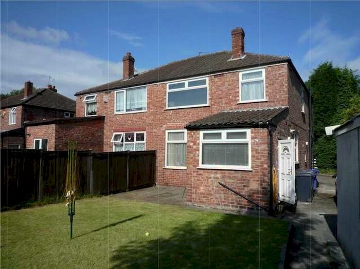 4 Bedroom Semi-Detached House To Rent In Sherwood Avenue, Fallowfield, M14