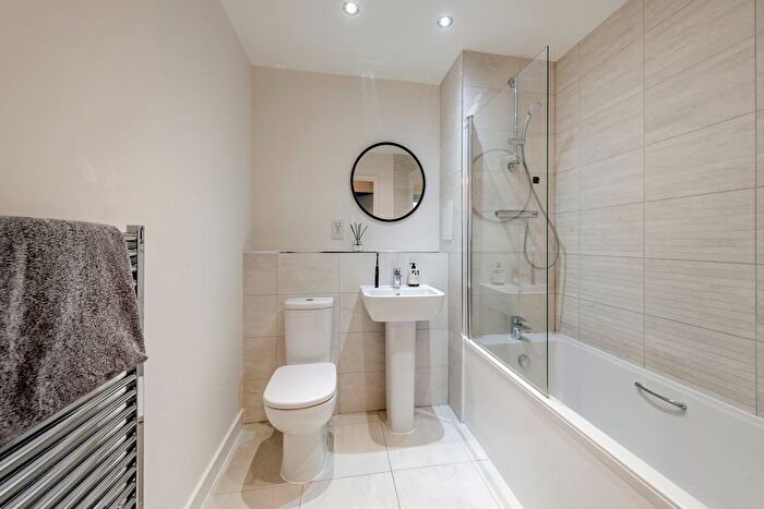 2 Bedroom Flat To Rent In Viscount House, Regency Heights, London, NW10