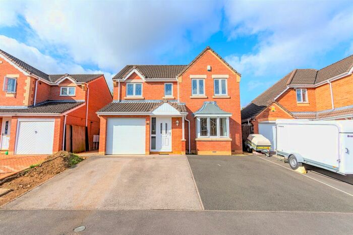 4 Bedroom Detached House To Rent In Spencelayh Close, Wellingborough, NN8