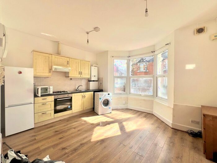 1 Bedroom Flat To Rent In William Street, London, E10