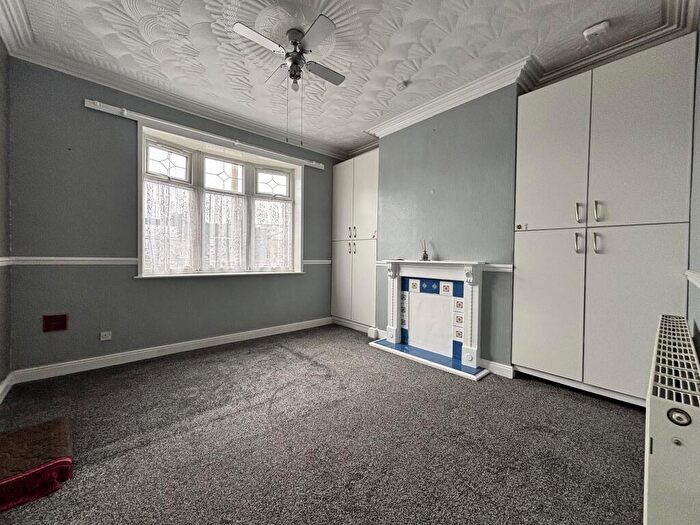 3 Bedroom Terraced House To Rent In Trinity Road North, B70