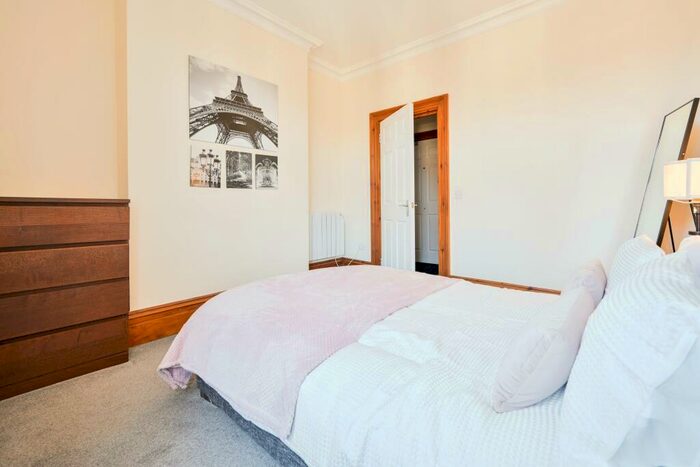 3 Bedroom Flat To Rent In Old Christchurch Road, Bournemouth, Dorset, BH1