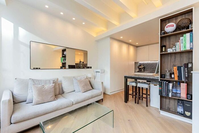 1 Bedroom Flat To Rent In Wood Lane, Shepherds Bush, W12