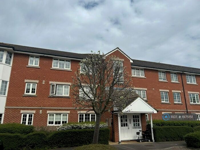 1 Bedroom Flat To Rent In Sigrist Square, Kingston Upon Thames, KT2