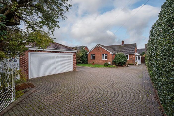 3 Bedroom Detached Bungalow For Sale In Osborne Road, Warsash, SO31
