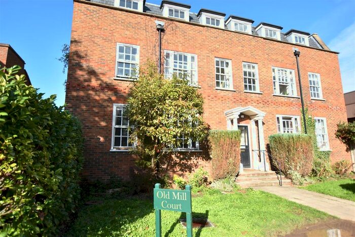 2 Bedroom Flat To Rent In Villiers Road, Kingston Upon Thames, KT1