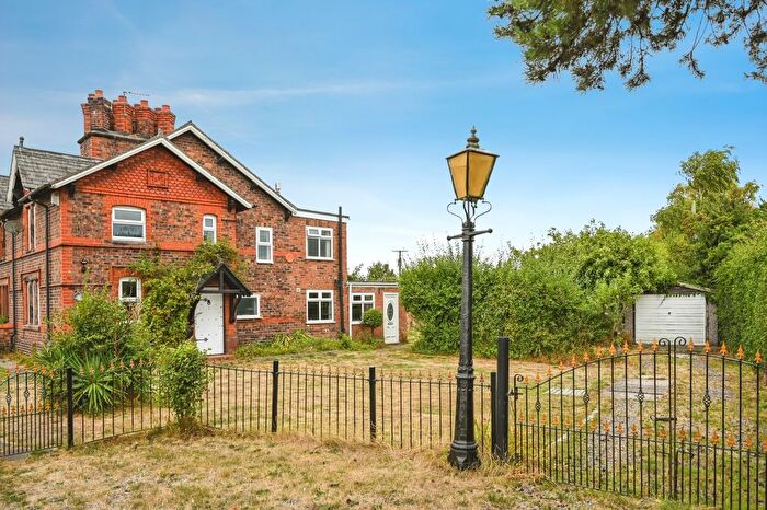 3 Bedroom Semi-Detached House For Sale In Runcorn Road, Higher Walton, Warrington, Cheshire, WA4