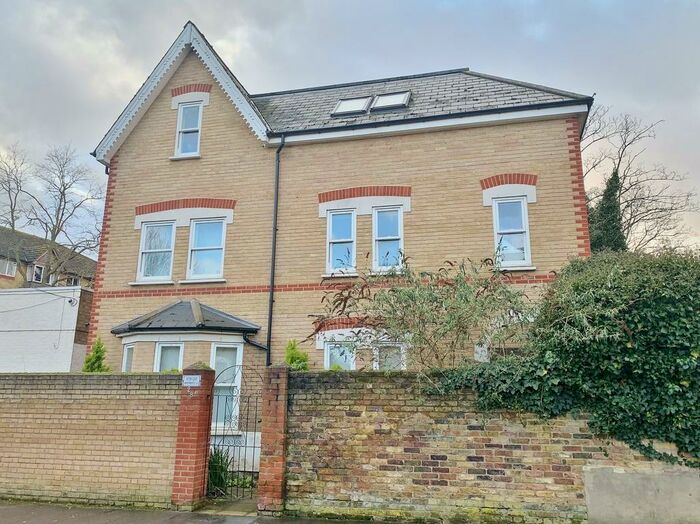 2 Bedroom Ground Flat To Rent In Whitworth Road, South Norwood, SE25