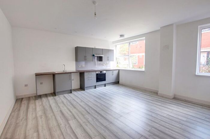 2 Bedroom Flat To Rent In Windsor Road, Trowbridge, BA14