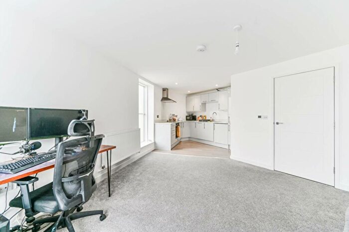 1 Bedroom Flat For Sale In Selsdon Road, South Croydon, South Croydon, CR2