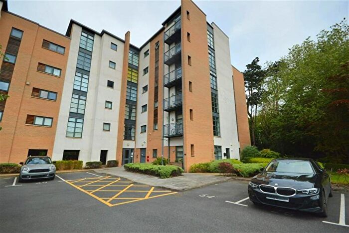 2 Bedroom Apartment To Rent In Altrincham Road, Manchester, M22