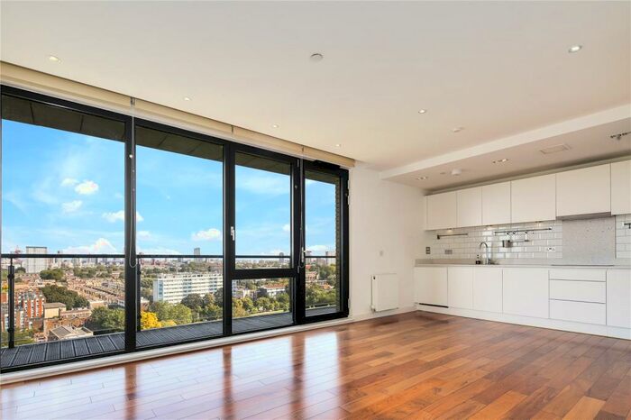 3 Bedroom Flat To Rent In Grand Regent Tower, Cadmium Square, London, E2