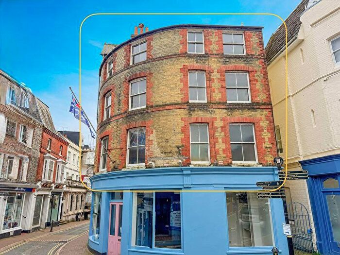 3 Bedroom Flat For Sale In High Street, Cowes, PO31