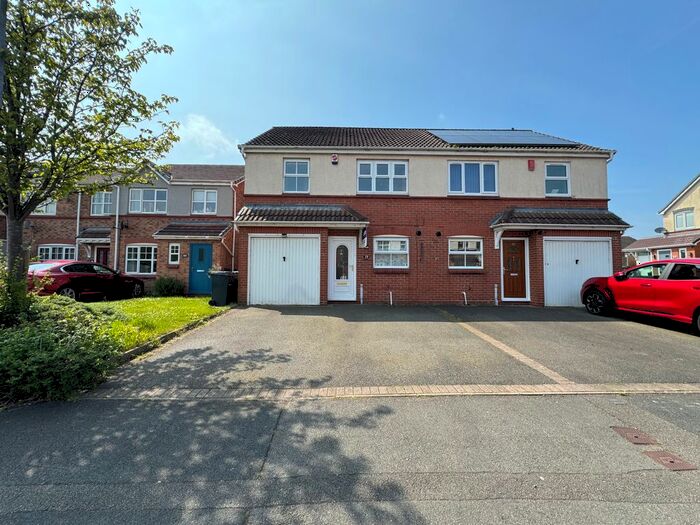 3 Bedroom Property To Rent In Clifton Street, Cradley Heath, B64