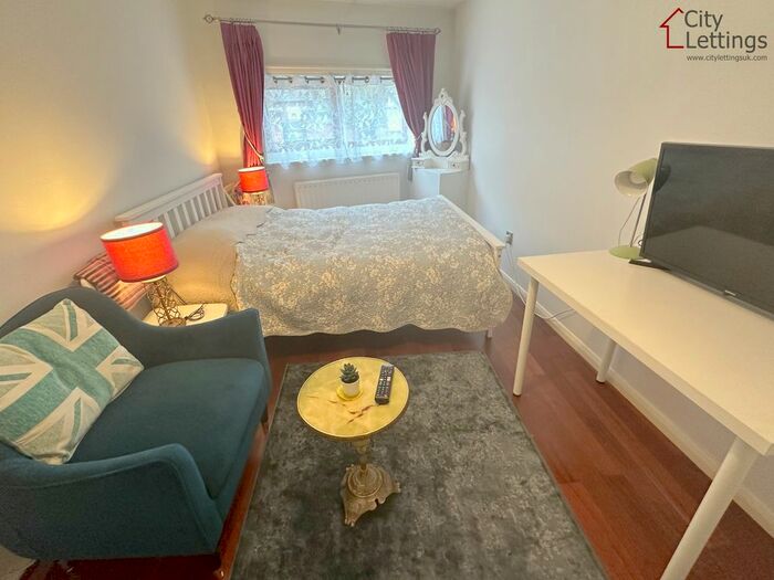 Studio To Rent In Tattershall Drive, The Park, NG7