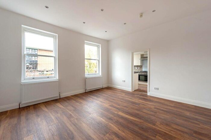 2 Bedroom Flat To Rent In Fassett Road, Kingston, Kingston Upon Thames, KT1