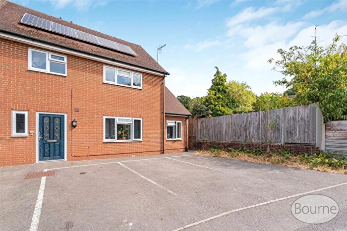 2 Bedroom Apartment For Sale In Cobbett Road, Guildford, Surrey, GU2